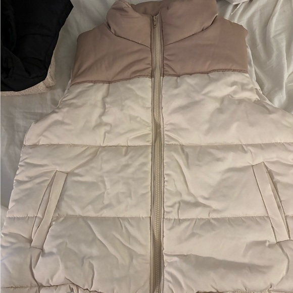 Color Block Puffer Vest - Picture 1 of 1
